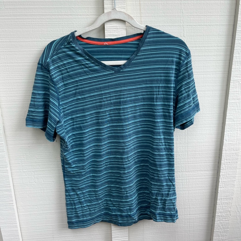 MENS LULULEMON CASUAL TSHIRT